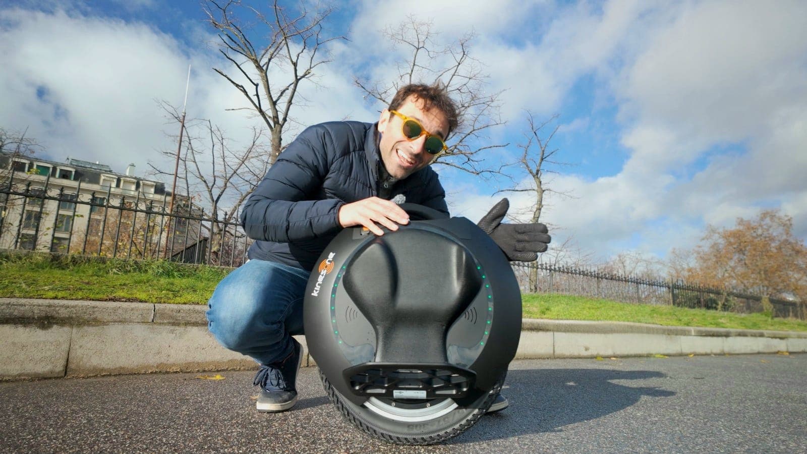 Personne avec une roue